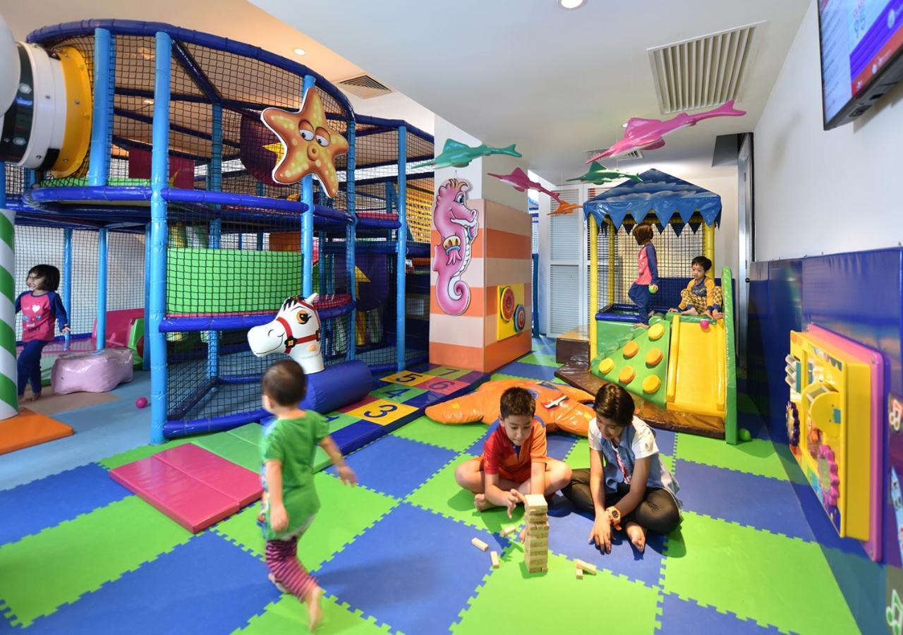 فندق ليكسز سويتس بينانغ بيان ليباس المظهر الخارجي الصورة Kids Club at Jumeirah Beach Hotel